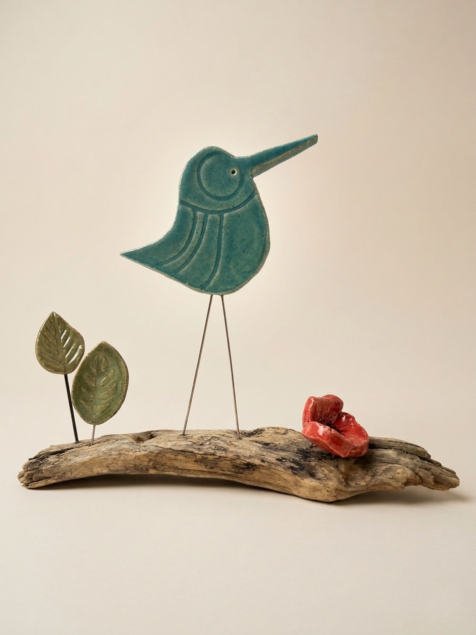 Assemblage bois flotté et céramique, motif oiseau et lune